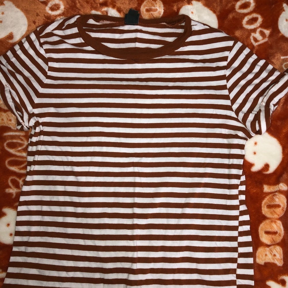 woman’s striped tee